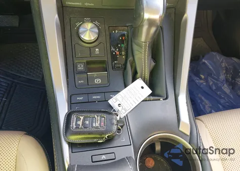 2018 Lexus Nx 300 z USA, uszkodzony, nr VIN JTJYARBZ7J2085647